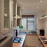 Cosy & Quiet Apartment In London