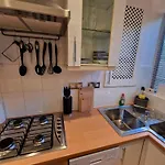 Cosy & Quiet Apartment In London