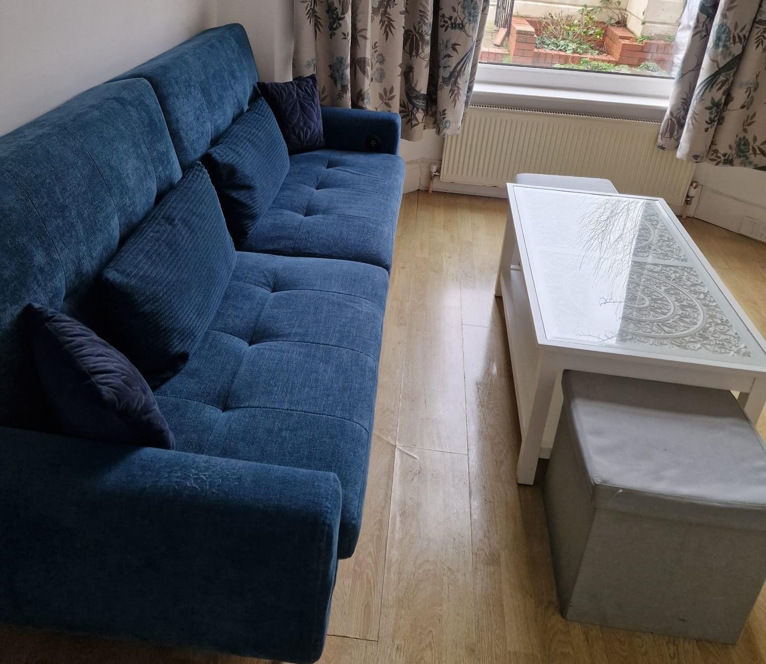 Cosy & Quiet In *