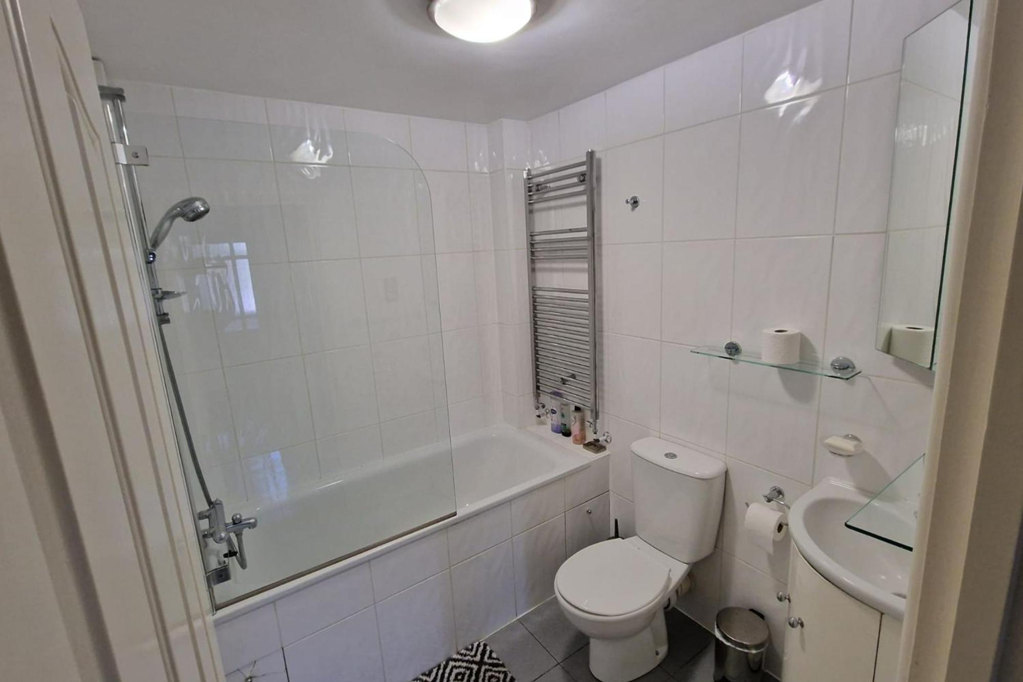 Cosy & Quiet In Apartment London